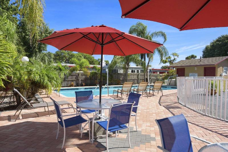 ホテル Super 8 By Wyndham Bradenton Sarasota Area