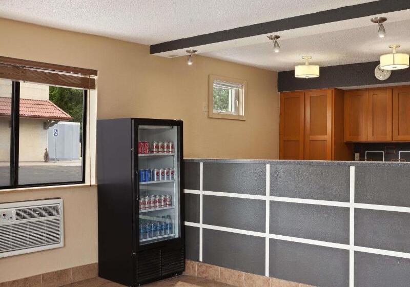 酒店 Super 8 By Wyndham Dubuque