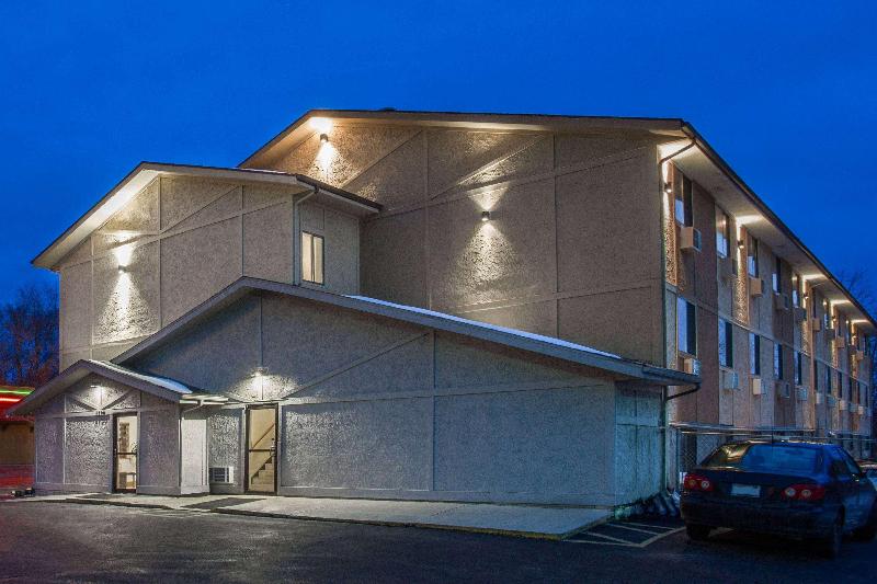 酒店 Super 8 By Wyndham Dubuque