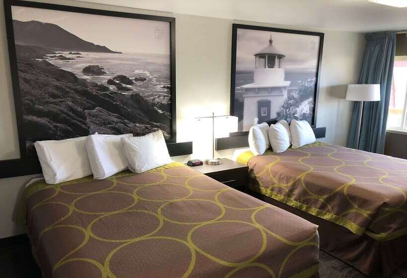 فندق Super 8 By Wyndham Eureka