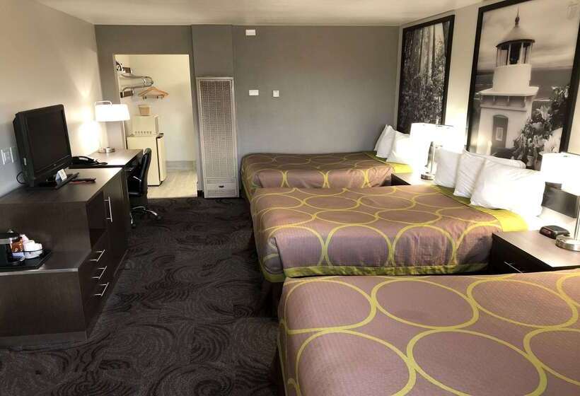 فندق Super 8 By Wyndham Eureka