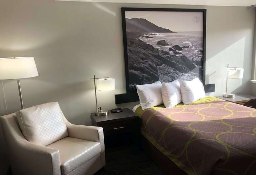 فندق Super 8 By Wyndham Eureka