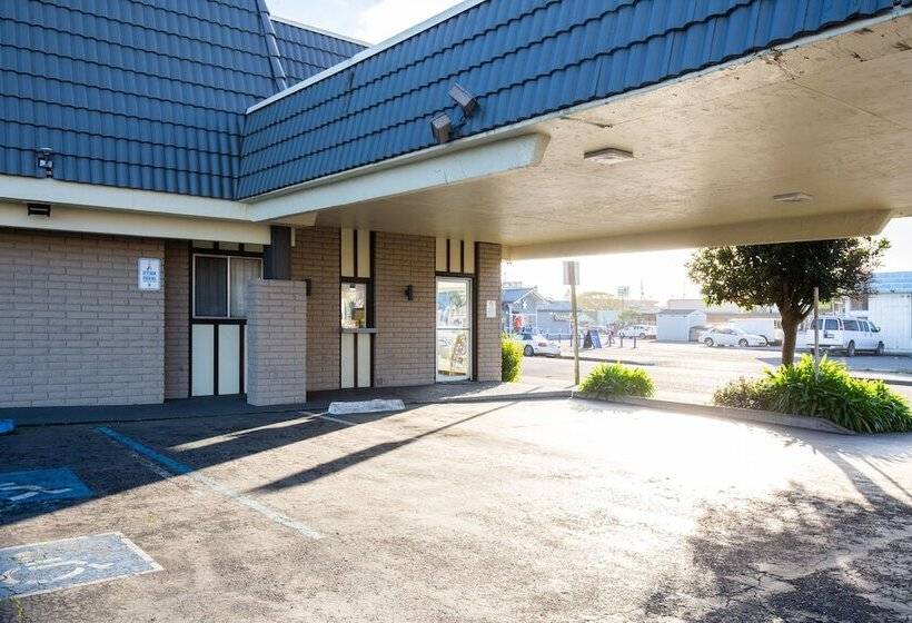 فندق Super 8 By Wyndham Eureka