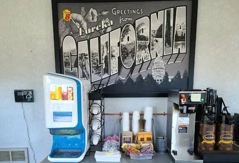 فندق Super 8 By Wyndham Eureka