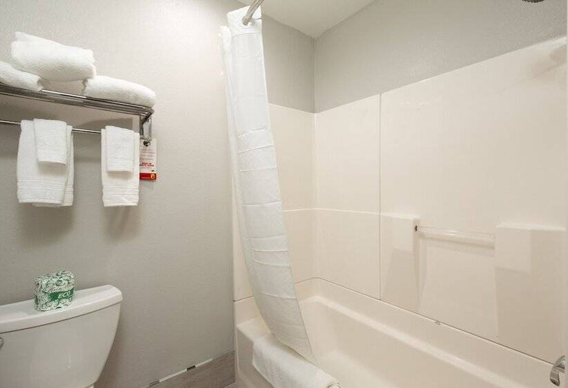 فندق Super 8 By Wyndham Eureka