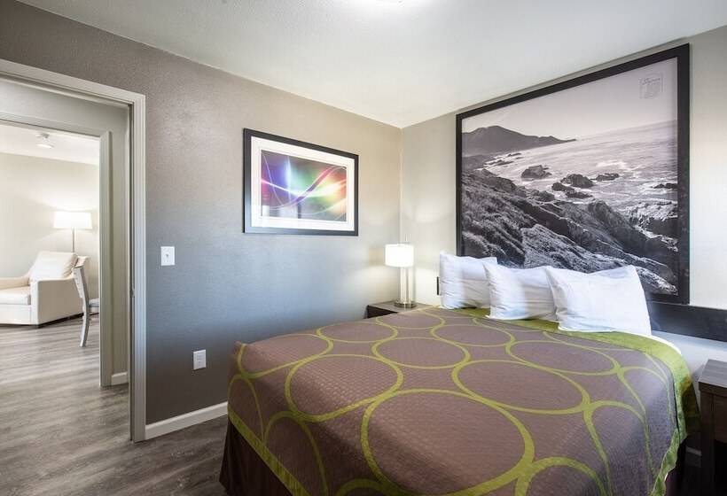 فندق Super 8 By Wyndham Eureka