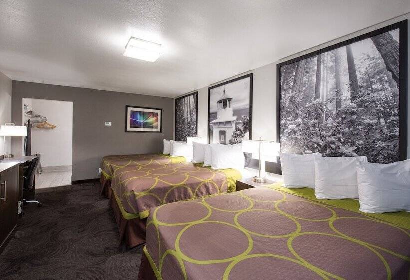 فندق Super 8 By Wyndham Eureka