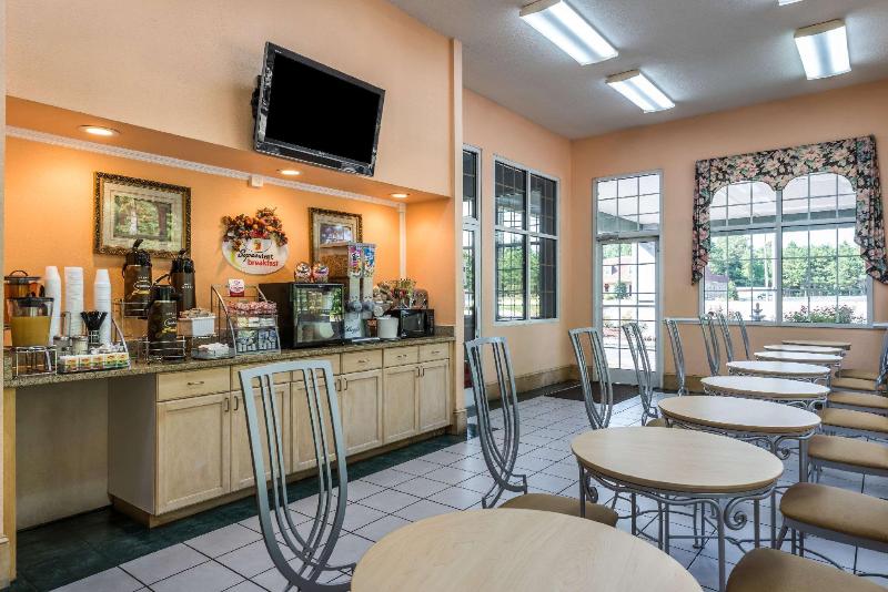 בית מלון כפרי Super 8 By Wyndham Fayetteville