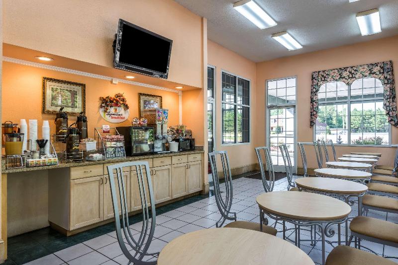 בית מלון כפרי Super 8 By Wyndham Fayetteville