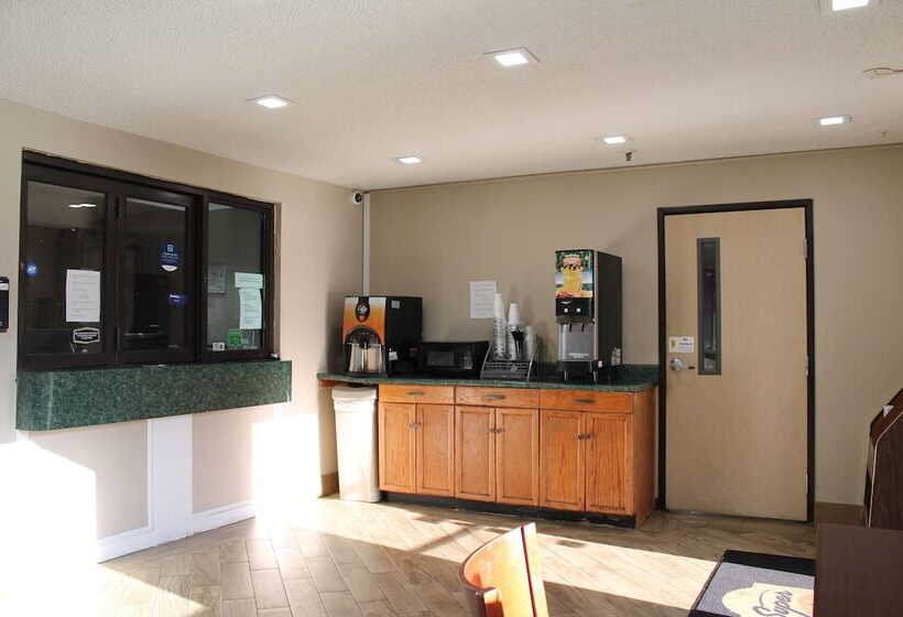 酒店 Super 8 By Wyndham Greensboro/coliseum/conv