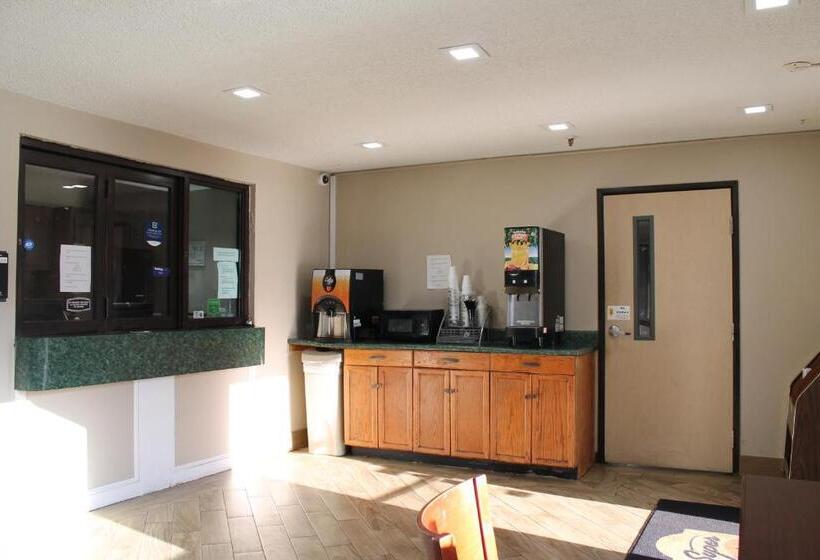 酒店 Super 8 By Wyndham Greensboro/coliseum/conv