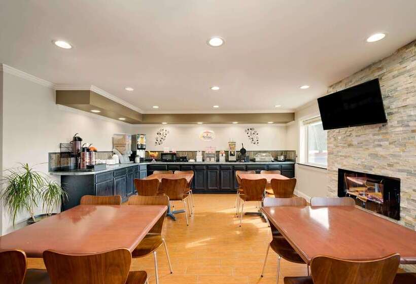 בית מלון כפרי Super 8 By Wyndham Lexington Hamburg Area