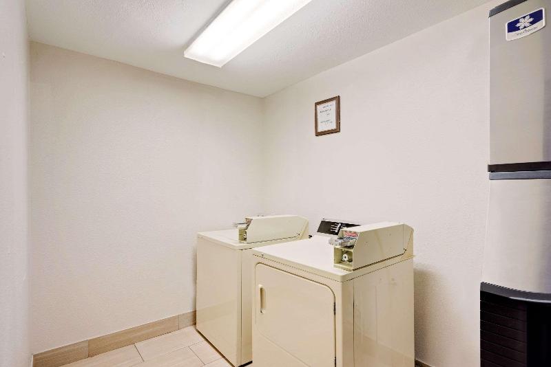 בית מלון כפרי Super 8 By Wyndham Lexington Hamburg Area