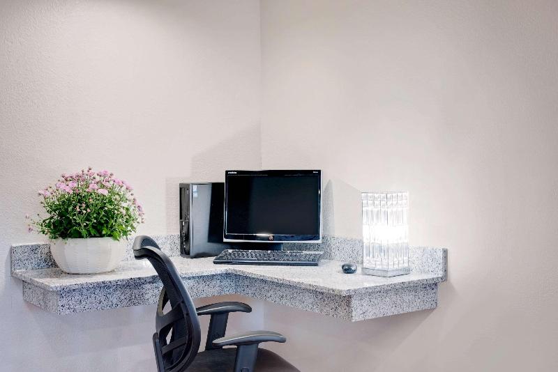 בית מלון כפרי Super 8 By Wyndham Lexington Hamburg Area