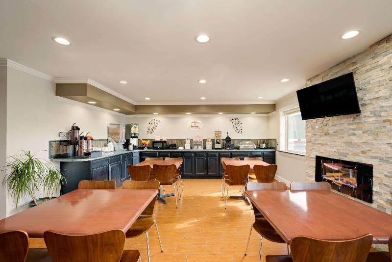 בית מלון כפרי Super 8 By Wyndham Lexington Hamburg Area