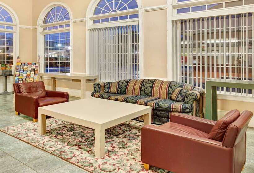 Отель Super 8 By Wyndham Marietta/west/atl Area