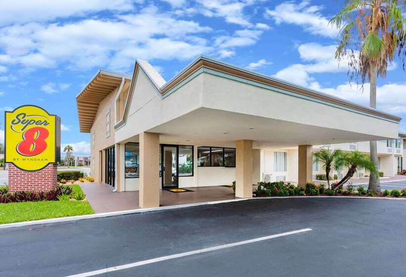 فندق Super 8 By Wyndham Melbourne