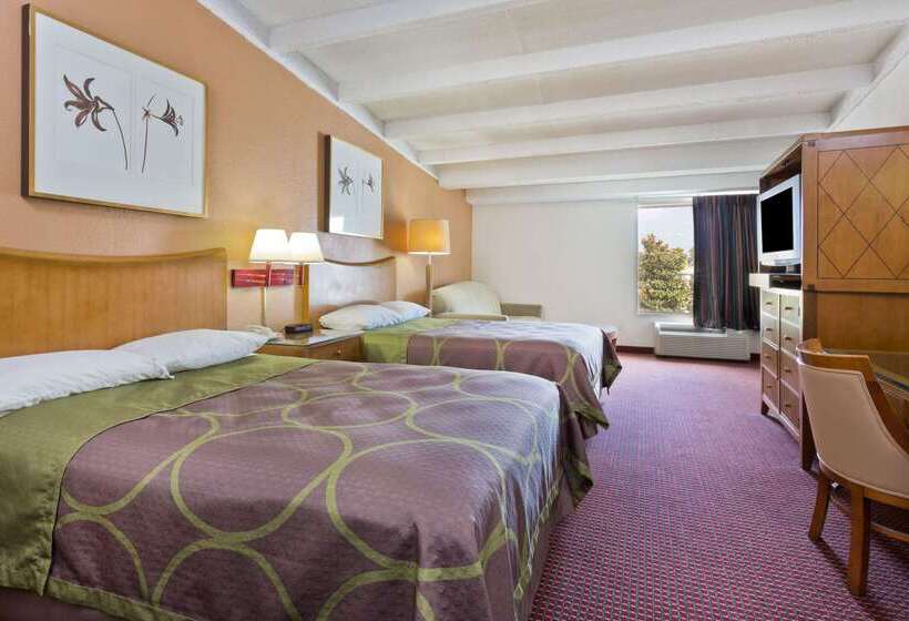 فندق Super 8 By Wyndham Melbourne