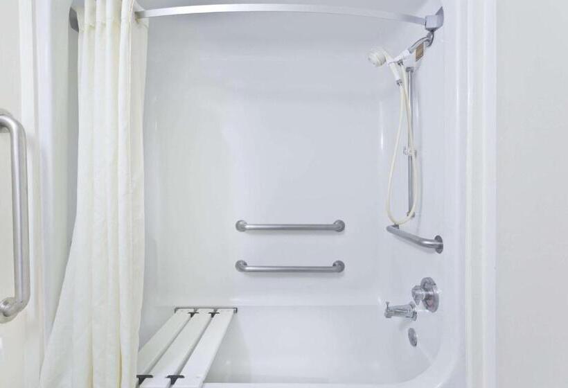 فندق Super 8 By Wyndham Melbourne