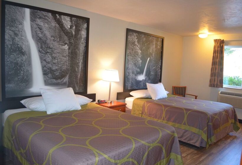 فندق Super 8 By Wyndham Roseburg