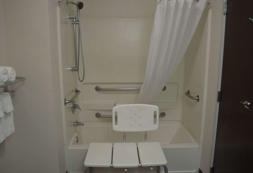 فندق Super 8 By Wyndham Roseburg