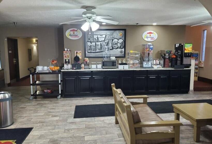 호텔 Super 8 By Wyndham Taos