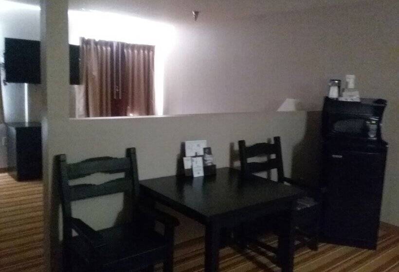 Отель Super 8 By Wyndham Taos