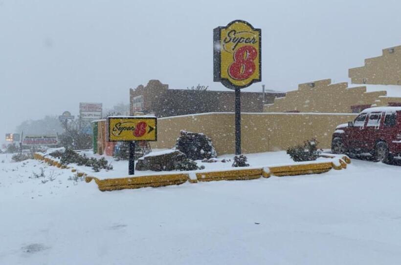 Отель Super 8 By Wyndham Taos