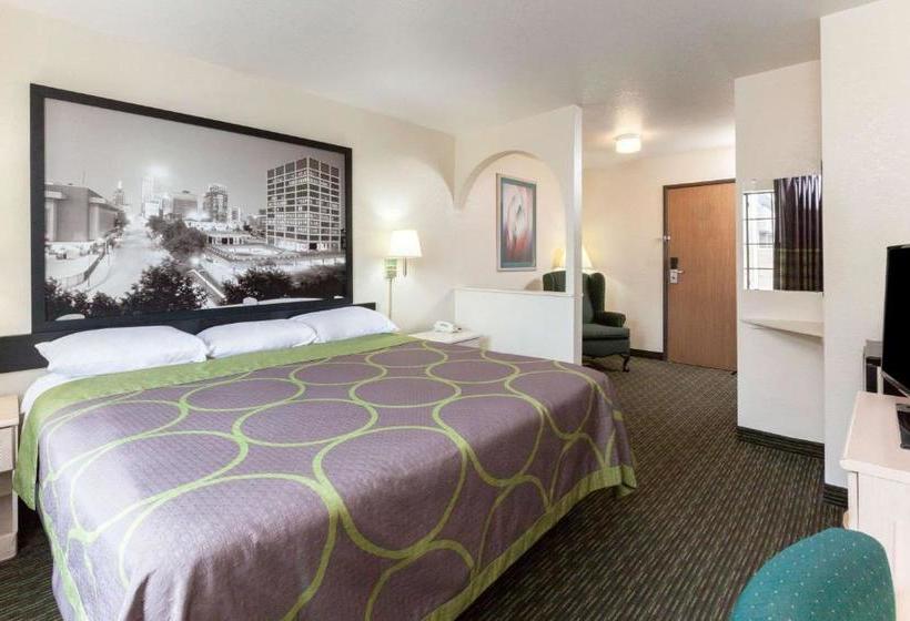 فندق Super 8 By Wyndham Tulsa/downtown/east