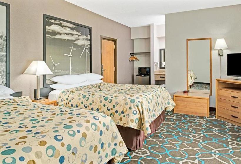 호텔 Super 8 By Wyndham Walnut