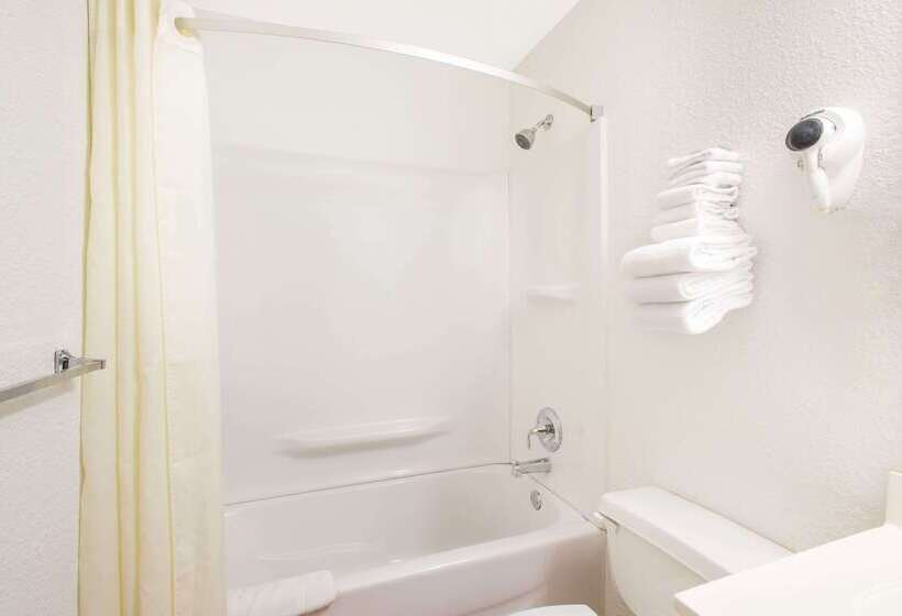 בית מלון כפרי Super 8 By Wyndham Webster/rochester