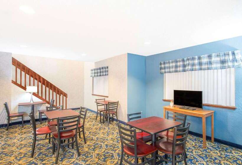 בית מלון כפרי Super 8 By Wyndham Webster/rochester