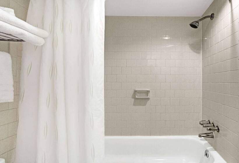 호텔 Super 8 By Wyndham Williamsburg/historic Area