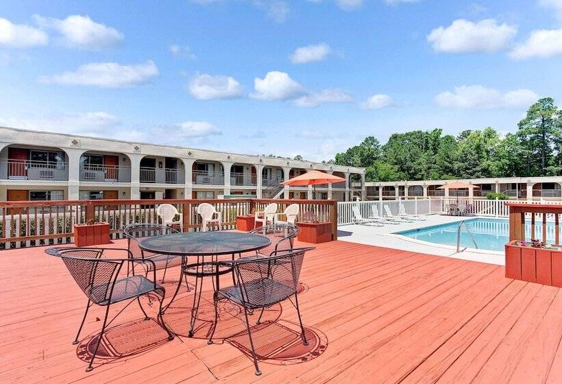 호텔 Super 8 By Wyndham Williamsburg/historic Area