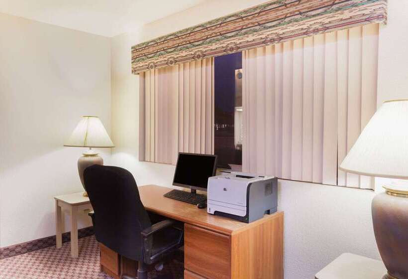 فندق Super 8 By Wyndham Yuma