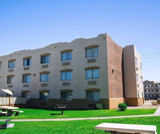 فندق Super 8 By Wyndham Yuma