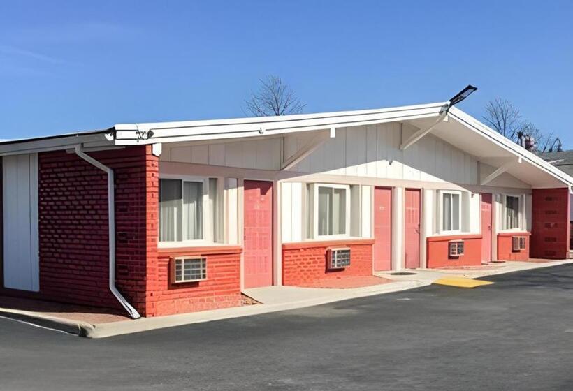 فندق Travelodge By Wyndham Bay Shore Long Island