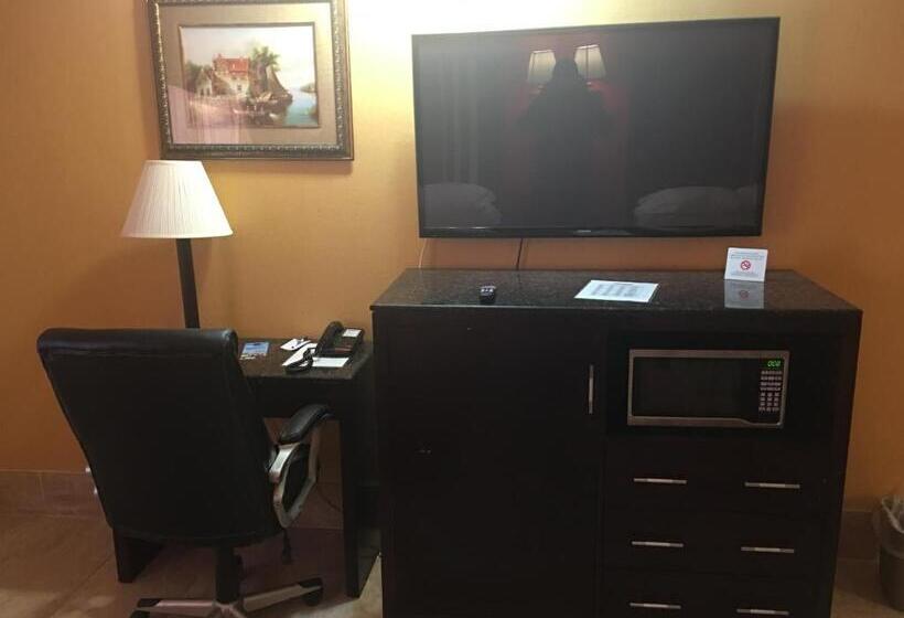 فندق Travelodge By Wyndham Bay Shore Long Island