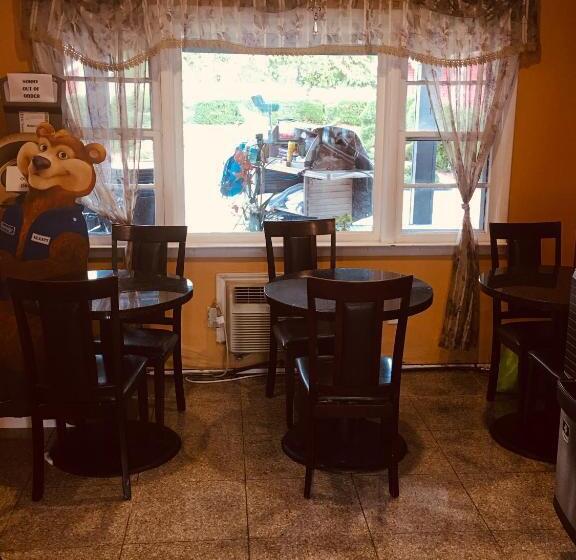 فندق Travelodge By Wyndham Bay Shore Long Island