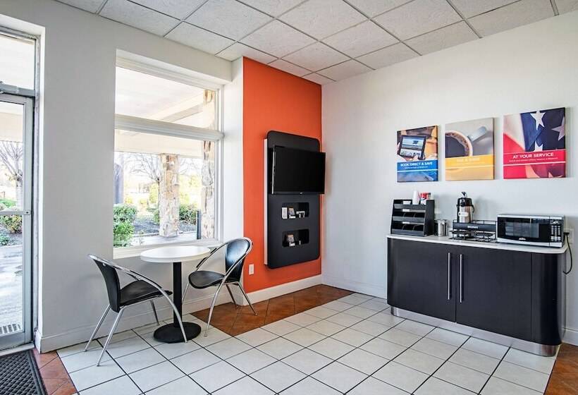 Motel 6 Manchester Tn