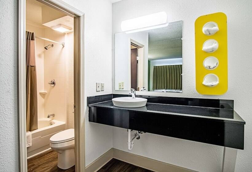 Motel 6 Manchester Tn