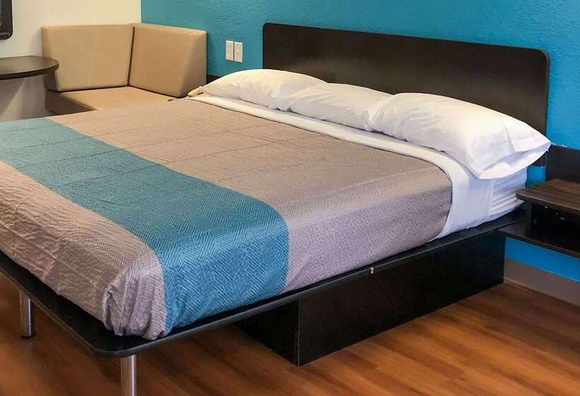 Motel 6daytona Beach, Fl  Speedway