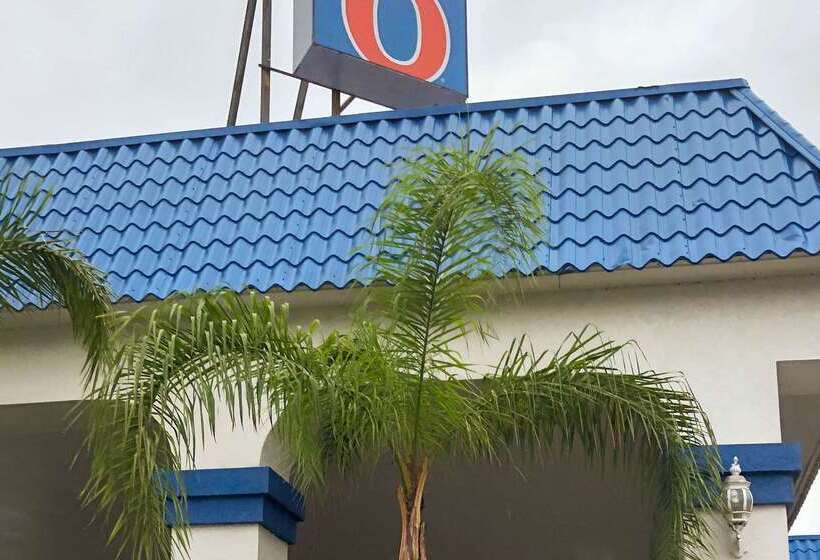 Motel 6daytona Beach, Fl  Speedway