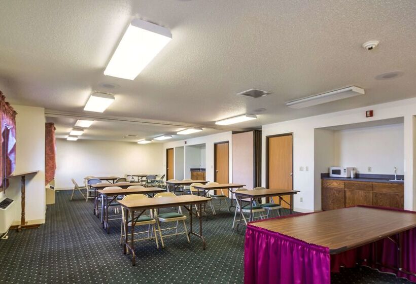 Motel 6 Saukville, Wi