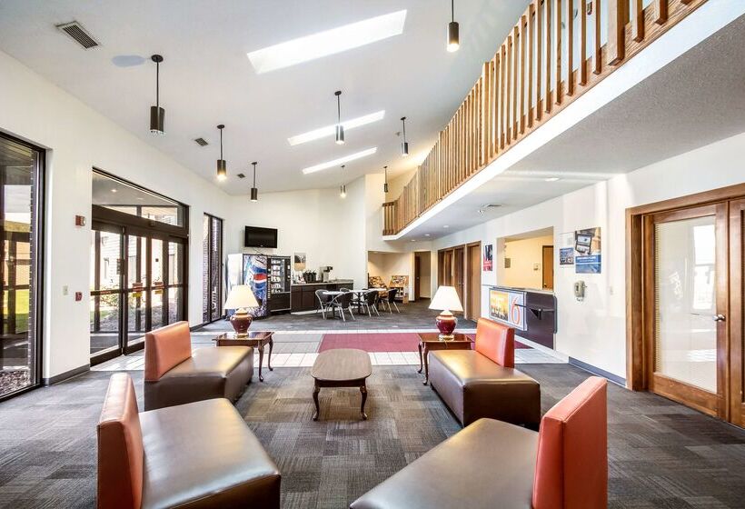 Motel 6 Saukville, Wi