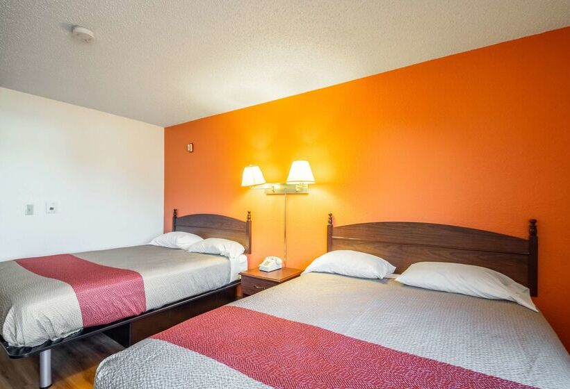 Motel 6 Saukville, Wi