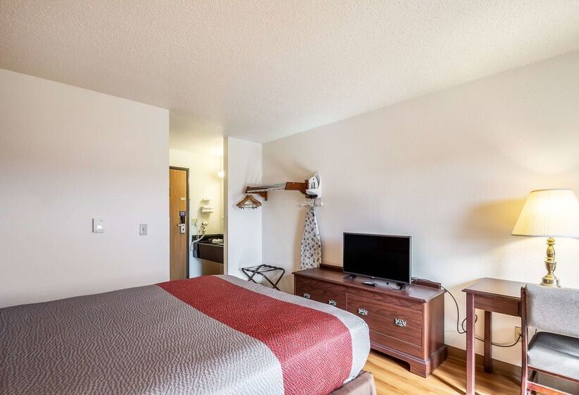 Motel 6 Saukville, Wi