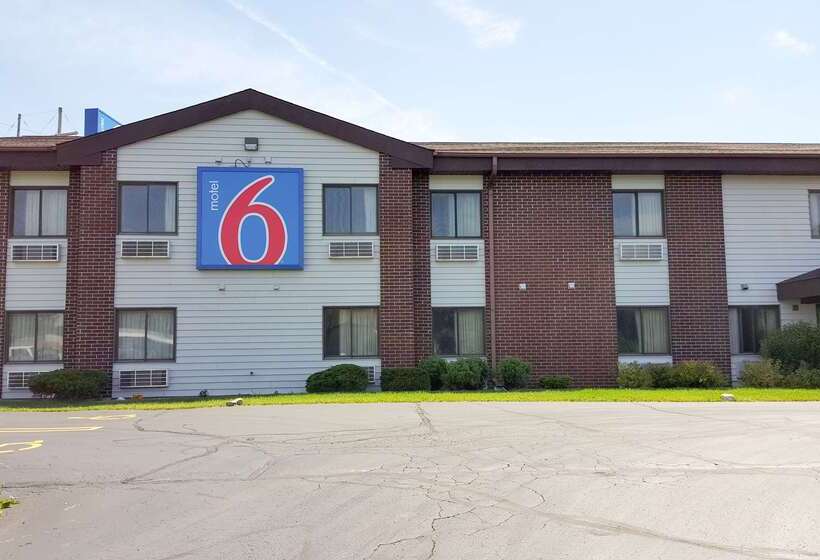 Motel 6 Saukville, Wi