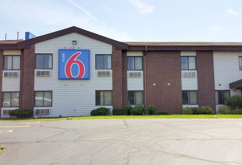 Motel 6 Saukville, Wi