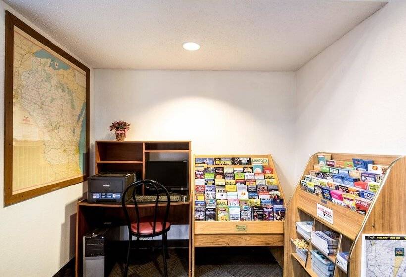 Motel 6 Saukville, Wi